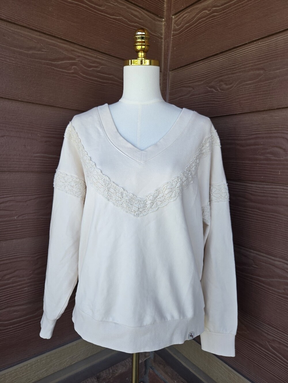 NWT JoyLab Women’s XS Cream Lace-Trim V‑Neck Sweater